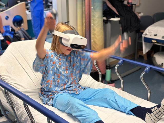 VR helps young patients
